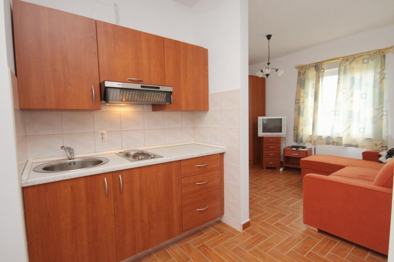Apartments And Rooms With Parking Space Njivice, Krk - 5458 Exteriér fotografie